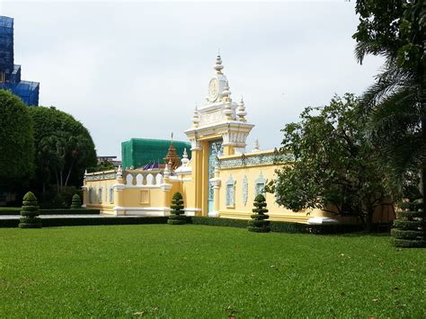 Royal Palace, Phnom Penh | Cambodia Trains