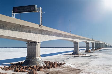 Government freezes Confederation Bridge toll rates for 2024 - Truck News