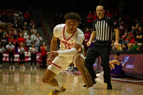 Men's basketball: Lobos dominate Western New Mexico - The Daily Lobo