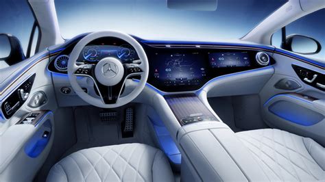 The Mercedes-Benz EQS Will Offer a Massive 56-Inch ‘Hyperscreen’ Dash ...