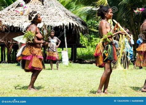 Beautiful Native Women at Dance Ceremony, Kopar Village, Sepik River, Papua New Guinea Editorial ...