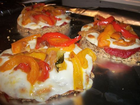 ForeverSCD: Instant Mini Pizza Crust (Microwave!!)