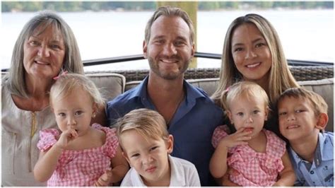 These Photos Of Limbless Nick Vujicic And His Family Will