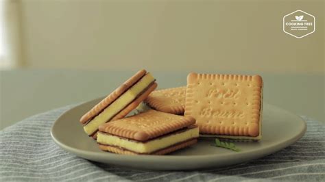 Cheese cake biscuit sandwich Recipe