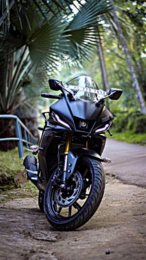 Yamaha R15 Black Wallpapers