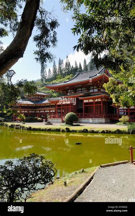 Byodo-In Temple, O'ahu Hawaii Stock Photo - Alamy