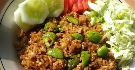 Resep Nasi goreng pete sederhana oleh Cucu Mom Kitchen ☕️☕️ - Cookpad