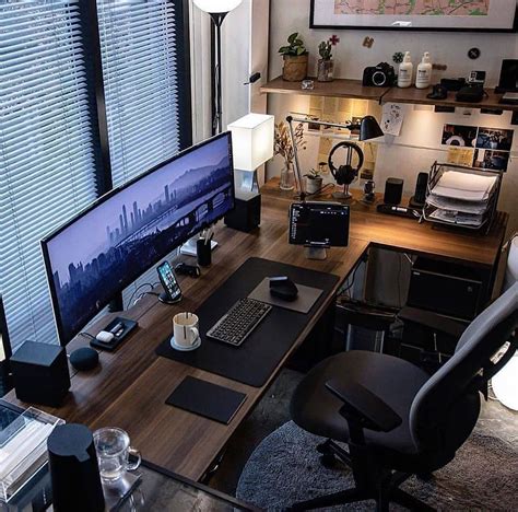 HIGH QUALITY DESK SETUPS 💻📷 on Instagram: “What are your thoughts on ...