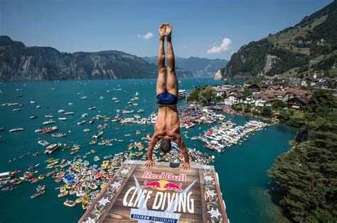 Incredible photos from cliff-diving competition