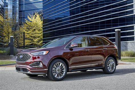 The 2021 Ford Edge Gets a Massive New 12-Inch Screen