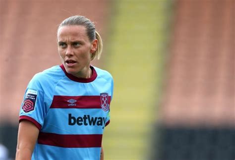 Emily van Egmond extends stay with West Ham Women - SheKicks