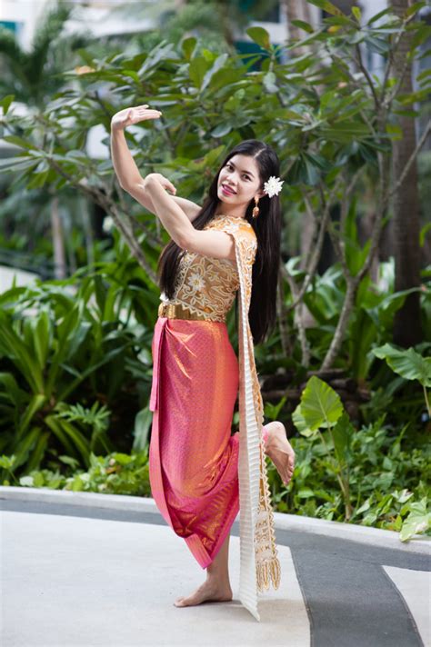 Traditional Thai Dance - Chatrium Hotels & Residences Blog | Travel ...