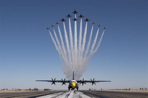 Blue Angels on Twitter in 2021 | Blue angels, Fighter jets, Us navy aircraft