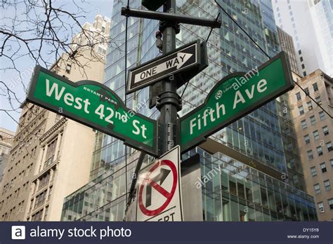 Fifth Avenue Sign New York High Resolution Stock Photography and Images ...