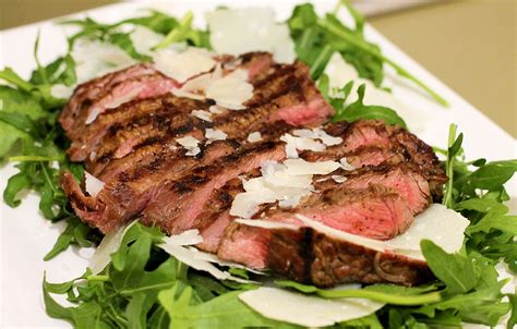 Tagliata di Manzo – Rindfleisch auf Rucola mit Parmesan