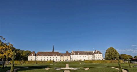 Burgundy Wine Tours | Hidden Gem Château de Gilly | Grape Escapes