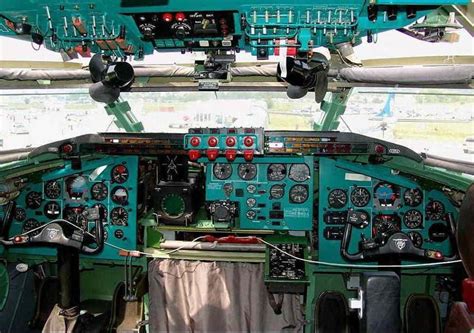 Cockpit of a TU-95 : r/cockpits