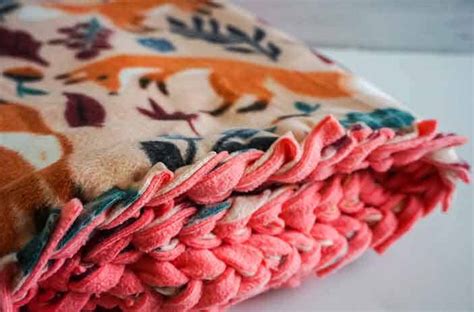 How To Make A No-Sew Baby Blanket