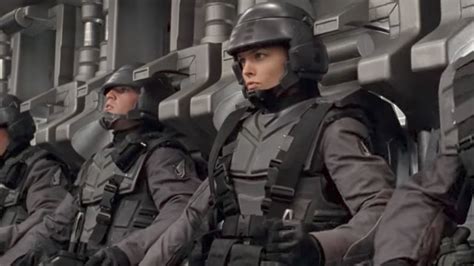 Here's a Great Modernized Trailer For The 1997 Film STARSHIP TROOPERS — GeekTyrant