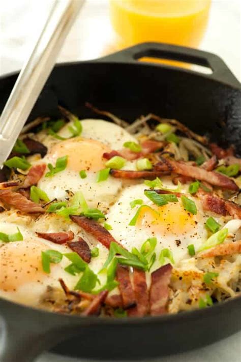 Cheesy Hash Browns Bacon and Eggs {{wprm_recipe}}