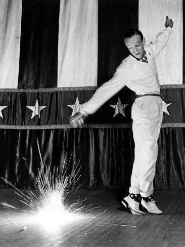 'Holiday Inn, Fred Astaire, 1942, Dancing' Photo | Art.com | Fred ...