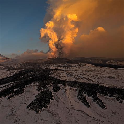 Eruption of volcano Plosky Tolbachik in Kamchatka · Russia Travel Blog