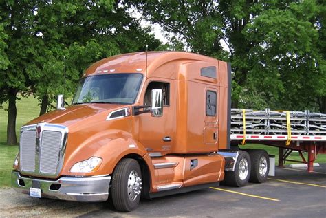 New Kenworth 76-inch mid-roof sleeper for T680 and T880 in production