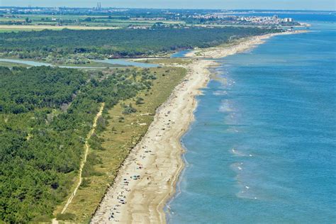 Naturism in Emilia-Romagna: the Bassona Beach in Ravenna | Travel Emilia Romagna