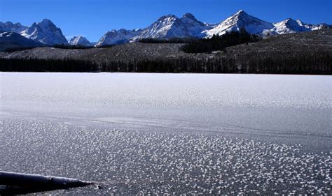 Redfish Lake and Sawtooth Mountains Stock Photo - Image of mountains, beauty: 72958958