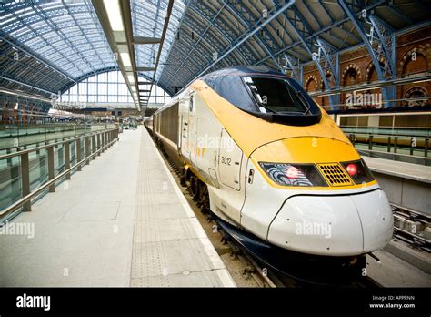 Eurostar london station hi-res stock photography and images - Alamy