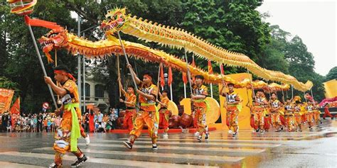 What are unique imprints of the Vietnamese dragon dance festival?