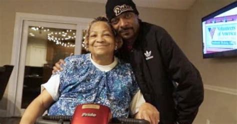 Rapper Snoop Dogg Mourns the Loss of His Mother, Beverly Tate - Greater ...