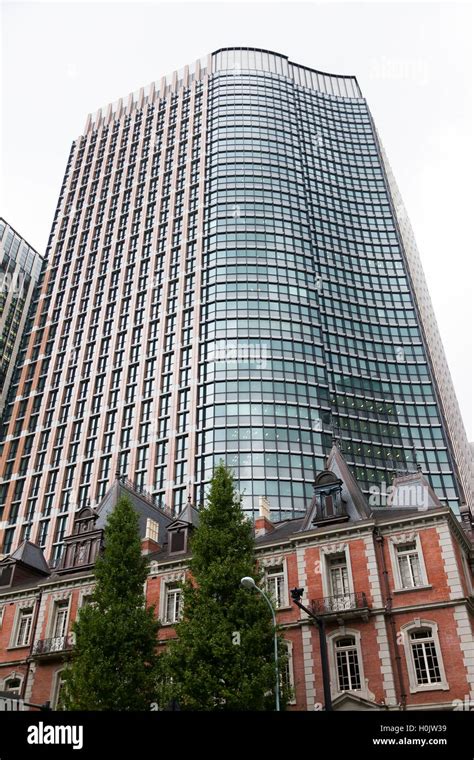 Mitsubishi Corporation headquarters in Marunouchi Park Building on ...