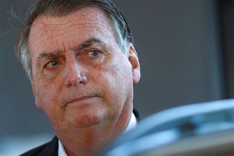 Federal Police Sees Fraud in Bolsonaro's Vaccination Data - 04/05/2023 - Brazil - Folha