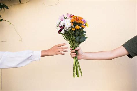 Giving Flowers: Is it Still Relevant or it's Outdated? - Feri.org