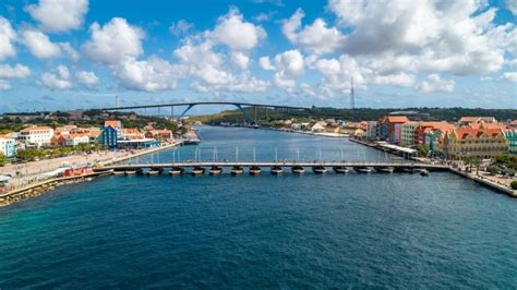 Queen Emma Bridge | Curacao Film Office