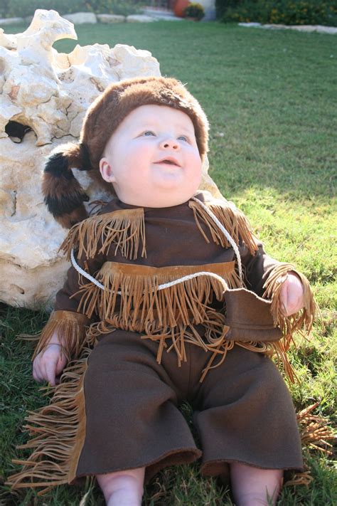 DIY Davy Crockett Costume (Luke's 1st Halloween) - the sTORIbook