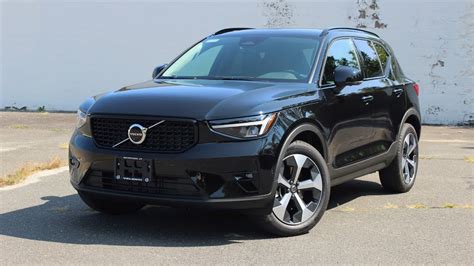 New 2023 Volvo XC40 B5 Ultimate Dark Theme Compact Luxury Sport Utility ...