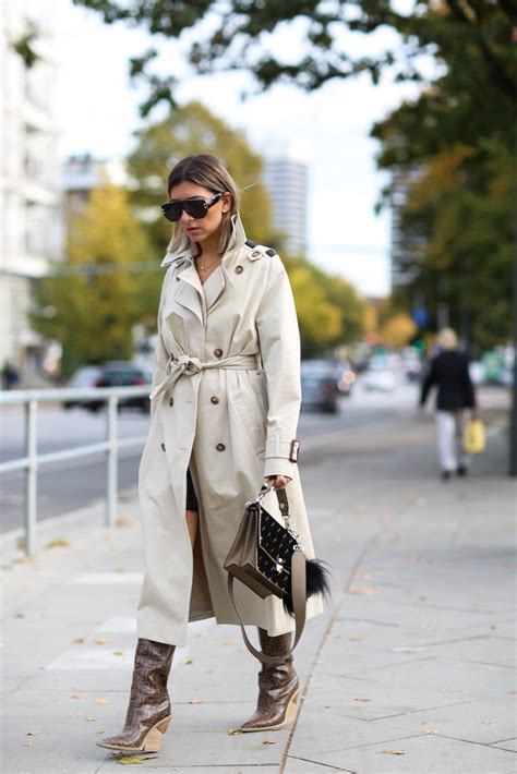 19 Street Style-Approved Ways to Wear Trench Coats This Fall | StyleCaster