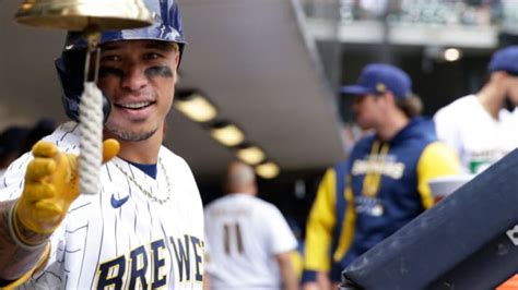 Brewers: Injury Updates on Kolten Wong and Brandon Woodruff