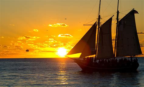 Wooden Schooner Sunset Sail Cruise Excursion in Key West