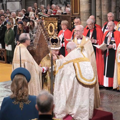 King Charles III Is Crowned in Lavish Coronation Ceremony - WSJ