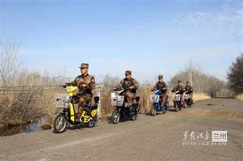 Chinese border patrol. 950x633 : MilitaryPorn