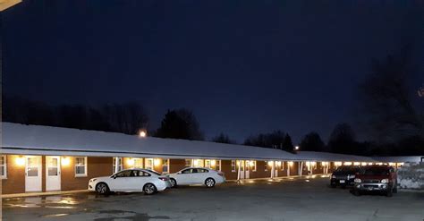 BAY MOTEL - Updated 2024 Prices & Hotel Reviews (Green Bay, WI)