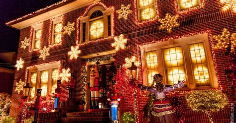 Dyker Heights Christmas lights tour | musement