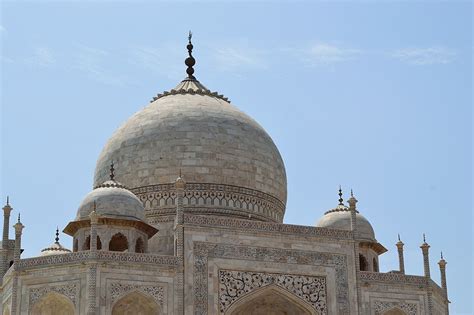 9 Impressive and Interesting Facts About the Stunning Taj Mahal