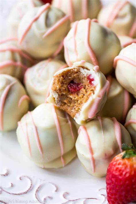 5 Ingredient Strawberry Cheesecake Truffles - Sallys Baking Addiction