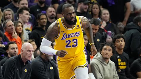 LeBron James shakes off injury to lead Los Angeles Lakers to win over ...