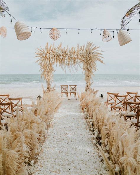 Cute Beach Wedding Photo Ideas