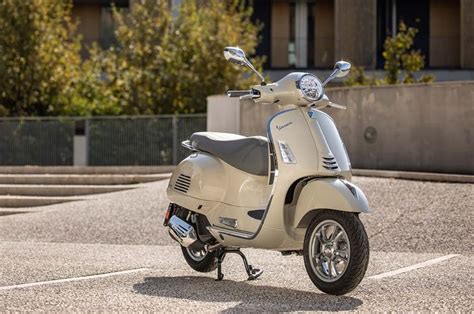 Ini Baru Berkelas, Vespa GTS Versi 2023 Resmi Diluncurkan, Semakin ...